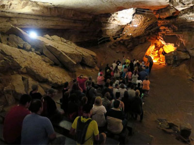 Noticia de Almera 24h: La Universidad facilita la conservacin de las cuevas tursticas calculando sus topes de visitantes