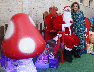 Noticia de Almera 24h: Pap Noel visita la Plaza Mayor de El Ejido para recoger las cartas de los ms pequeos