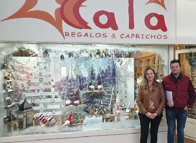 Noticia de Almería 24h: Cala Regalos y Caprichos, gana el concurso de escaparates de Navidad 