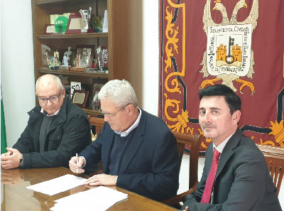 Noticia de Almería 24h: El Ayuntamiento de Vera firma un convenio de colaboración con la UCAM  para desarrollar actividades de formación