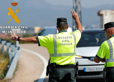 Detenido por conducir un coche robado a gran velocidad e intentar huir de un control