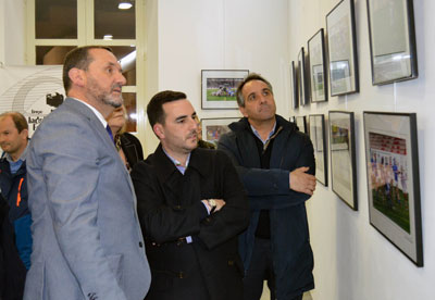 Noticia de Almería 24h: Catorce fotógrafos comparten la plasticidad e inclusión del rugby en una exposición 