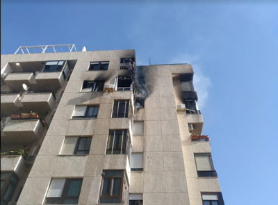 Noticia de Almería 24h: Un aparatoso incendio provoca el desalojo de un edificio de siete plantas en el Casco Histórico