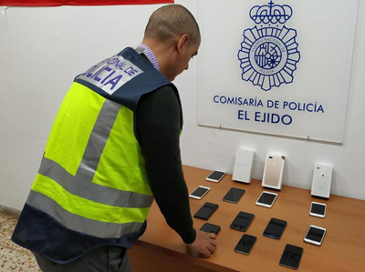 La Policía Nacional en El Ejido destapa una estafa en la compraventa de móviles entre particulares que afecta a varias provincias 