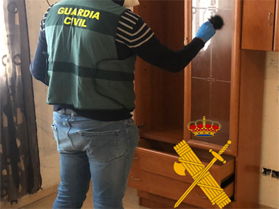 La Guardia Civil detiene a los tres autores de varios robos con escalo en viviendas de Roquetas de Mar