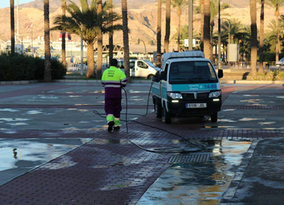 USO denuncia que los trabajadores de la limpieza viaria de Almería no disponen de EPI (Equipo de Protección Individual)