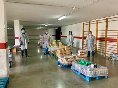 Noticia de Almera 24h: Benahadux fabrica ms de dos mil batas protectoras para sanitarios y policas