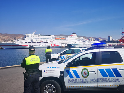 Noticia de Almera 24h: COVID-19. Concierto de sirenas en el Puerto de Almera
