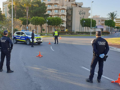 Noticia de Almera 24h: La Polica Local intensifica los controles para evitar los desplazamientos a segundas residencias y zonas de costa 