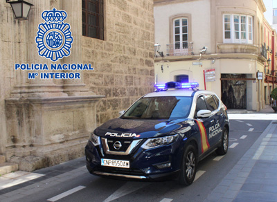 Noticia de Almera 24h: La Polica Nacional detiene a un hombre que hua tras intentar robar en una farmacia