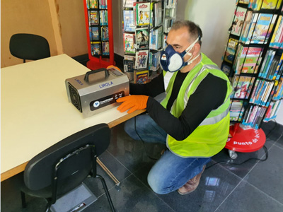Noticia de Almería 24h: La Biblioteca de El Ejido se prepara para abrir sus puertas el 25 de mayo con tareas de desinfección de las instalaciones