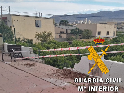 La Guardia Civil auxilia a una persona tras sufrir un accidente de circulacin ocurrido en Rioja 