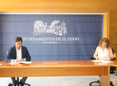 Noticia de Almera 24h: Ayuntamiento de El Ejido y Colegio Oficial de Gestores firman un convenio de colaboracin en materia de gestin tributaria