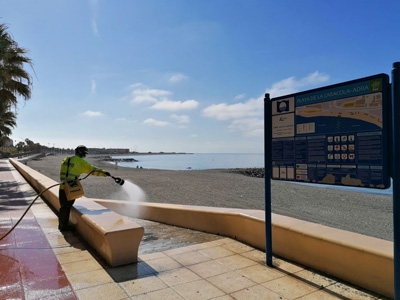 Noticia de Almera 24h: El Consorcio de Bomberos del Poniente colabora con el Ayuntamiento en la labor de desinfeccin de las calles