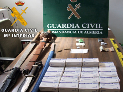 La Guardia Civil desmantela un activo punto de venta de drogas en Adra y detiene al responsable