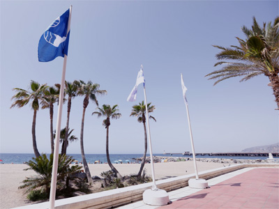 Almería recibe Banderas Azules para las playas urbanas y San Miguel de Cabo de Gata