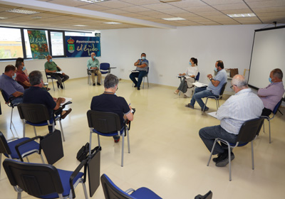 Noticia de Almería 24h: Los presidentes de las Juntas Locales conocen el contenido del anteproyecto de la Ordenanza pionera en Prevención y Control de Moscas y Mosquitos