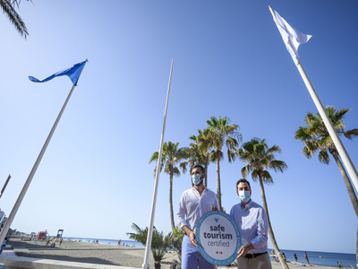 Noticia de Almera 24h: Diecisiete banderas reconocen la calidad y seguridad de las playas de Almera