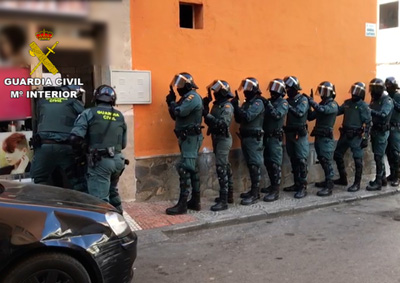 Noticia de Almería 24h: Desarticulan una red delictiva muy violenta dedicada a la venta de droga Low Cost