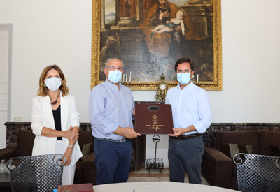 El Ejido recupera el pedestal de Porcia Maura del siglo II, una autntica joya arqueolgica del municipio