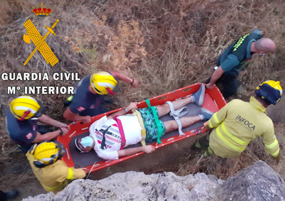 Noticia de Almería 24h: La Guardia Civil rescata a un senderista herido en Bayarque 