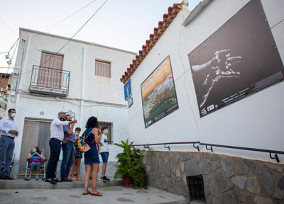 Noticia de Almería 24h: Abla inaugura la exposición con las mejores fotografías del VI Concurso ArteSOSlidario 