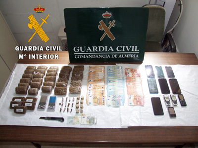 Noticia de Almera 24h: La Guardia Civil detiene a cinco personas y desmantela un punto de venta de droga en Balanegra 