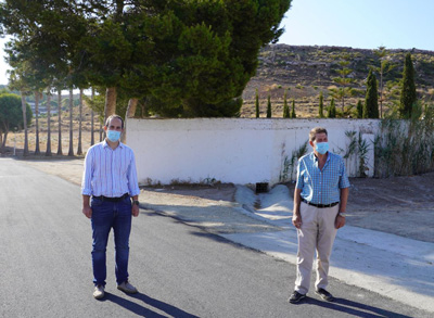 Noticia de Almería 24h: El Ayuntamiento de Carboneras repara y asfalta parte de los caminos al Llano de Don Antonio y el cementerio