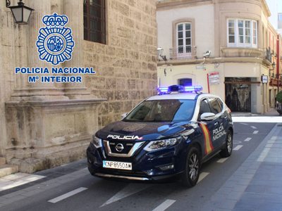 Noticia de Almería 24h: La Policía Nacional detiene a un hombre y una mujer por cuatro delitos de robo en interior de vehículo