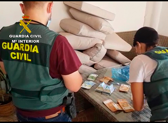 Desarticulan una organizacin criminal dedicada a comprar marihuana para exportarla al extranjero 