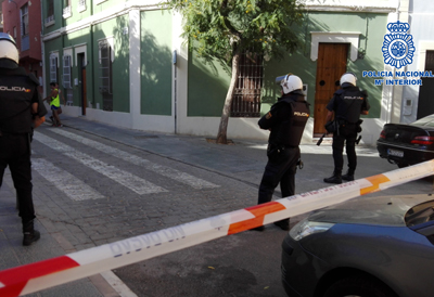 La Polica Nacional hiere a dos personas al reducir con disparos a un hombre que con un machete en la mano amenazaba a los viandantes