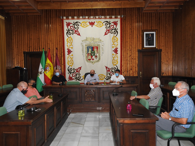 Noticia de Almería 24h: El alcalde se reúne con los vecinos de Las Norias para atender sus demandas