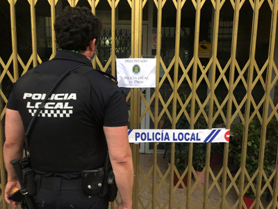 Noticia de Almería 24h: COVID-19. La Policía Local interpone 20 denuncias por no llevar mascarilla; 10 denuncias a establecimientos por incumplimiento de las normas y precinta uno de ellos