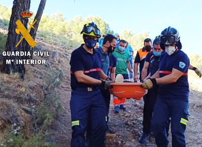 Noticia de Almería 24h: La Guardia Civil auxilia a una senderista que había sufrido una caída en Laujar  