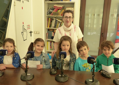 La Emisora Municipal Candil Radio reanuda las grabaciones del programa radiofnico con los centros educativos de Hurcal de Almera 