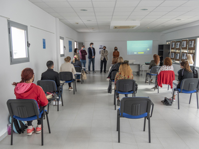 Comienza el curso Empleo en Comercio en Roquetas de Mar, segundo itinerario formativo del programa POEFE