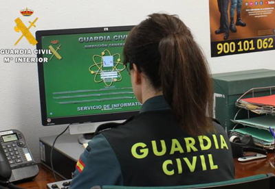 Noticia de Almería 24h: Detenido por hacer Sexting a sus compañeros de trabajo a causa de los celos