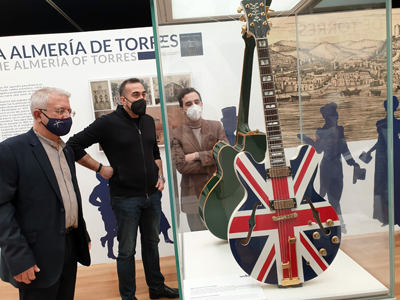 Noticia de Almera 24h: Las elctricas ms famosas del Rock se pueden ver en la nueva exposicin del Museo de la Guitarra Antonio de Torres