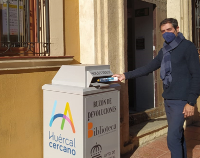 Noticia de Almera 24h: El Ayuntamiento adquiere un buzn para la devolucin de libros en prstamo en la Biblioteca Municipal