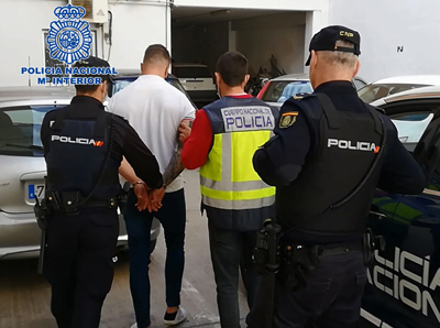 Noticia de Almería 24h: La Policía Nacional desarticula en El Ejido una trama, que facilitaba un permiso de residencia para mujeres extranjeras a falsas víctimas de malos tratos