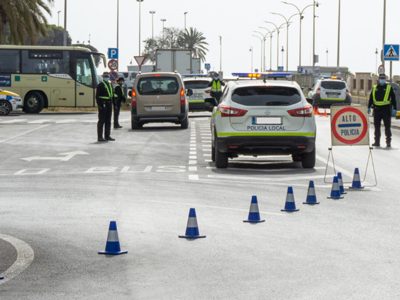 Polica Local de Adra realiza una campaa de vigilancia y control de camiones y autobuses a partir del lunes