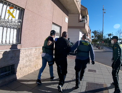 Noticia de Almería 24h: Desmantelan una red que tramitaba permisos de residencia y rentas a falsas víctimas de violencia de género