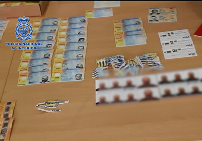 Detenido un experto falsificador que utilizaba hasta 44 identidades falsas y operaba también en Almería