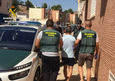 Noticia de Almera 24h: La Guardia Civil libera en Almera a cinco menores de edad de una red de prostitucin infantil