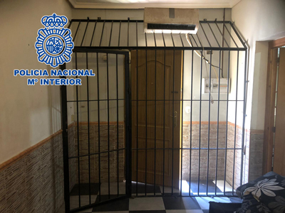 Noticia de Almería 24h: La Policía Nacional desmantela un punto de venta de droga en el barrio de Pescadería
