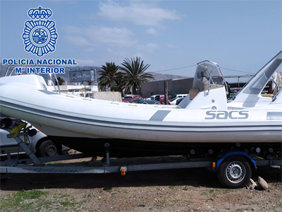 Noticia de Almería 24h: La Policía Nacional decomisa una planeadora de contrabando en Almería