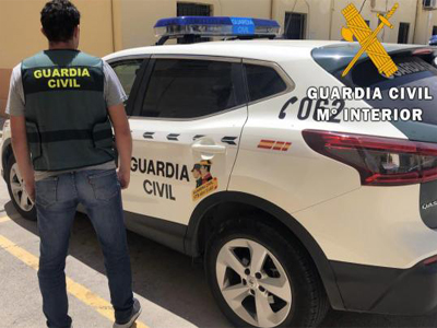 Noticia de Almería 24h: La Guardia Civil detiene a un menor de edad como autor de 15 delitos en Roquetas de Mar  