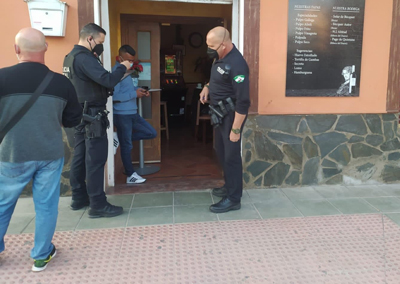 Noticia de Almería 24h: COVID-19. La Policía Local intensifica durante el fin de semana las actuaciones y los controles de tráfico