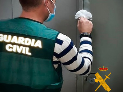 Noticia de Almería 24h: Detenido por forzar la taquilla de su compañero y robarle el móvil