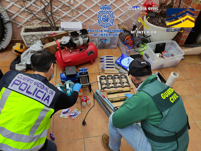 Noticia de Almería 24h: Detenidas 37 personas que introducian billetes falsos de 500 euros, también en Almería